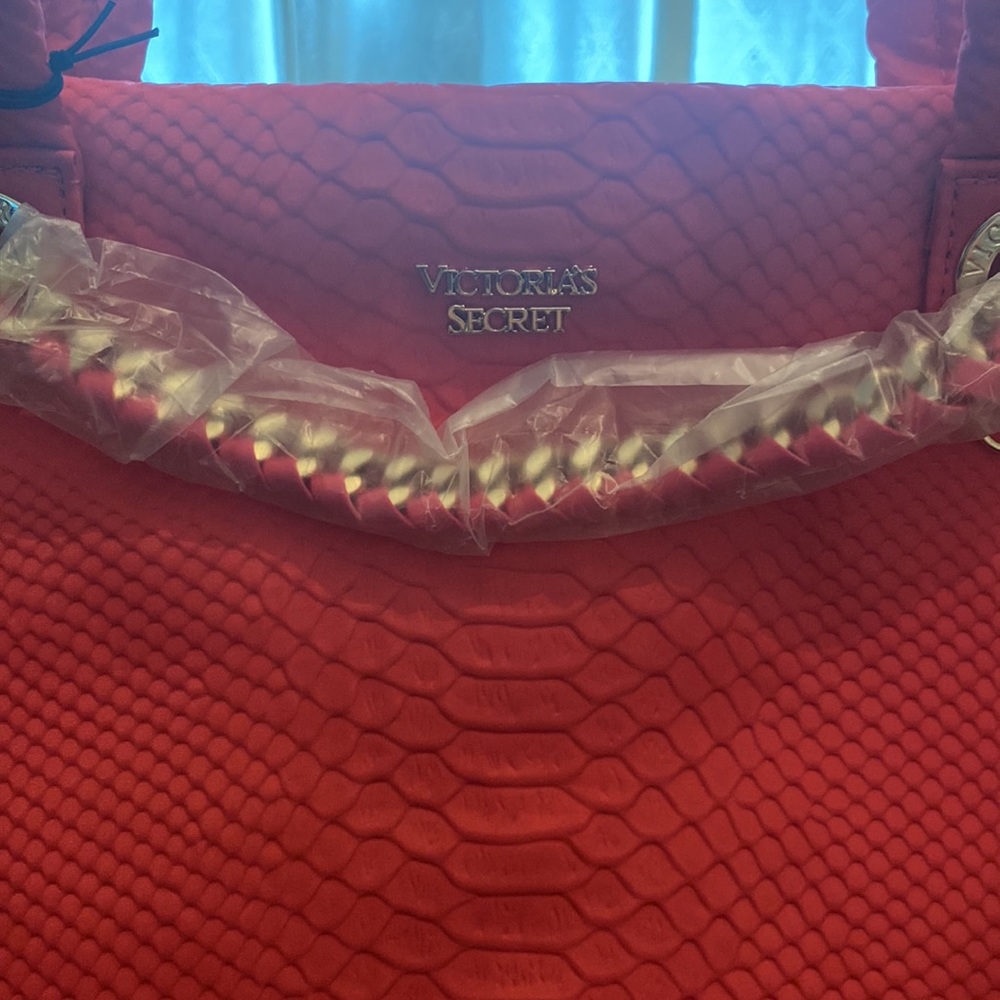 Victoria secret x large bright pink travel tote bag New with tags - Picture 2 of 5